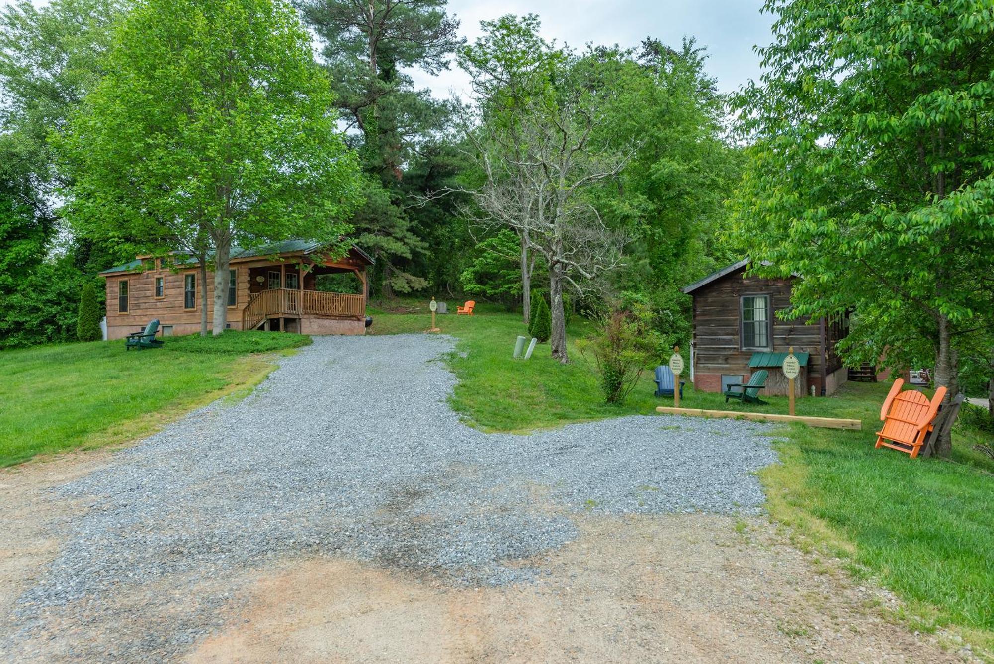 Engadine Inn And Cabins Candler Esterno foto