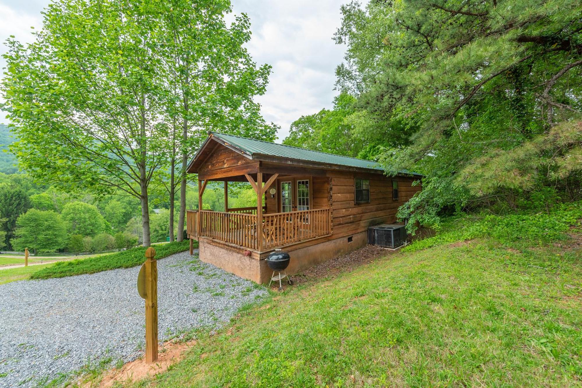 Engadine Inn And Cabins Candler Esterno foto