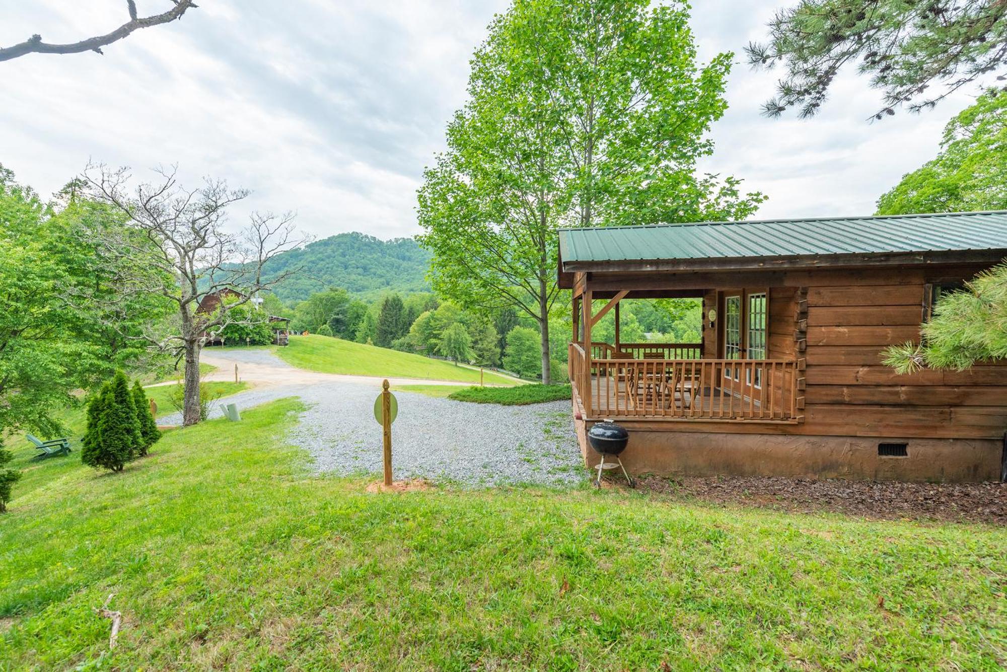 Engadine Inn And Cabins Candler Esterno foto