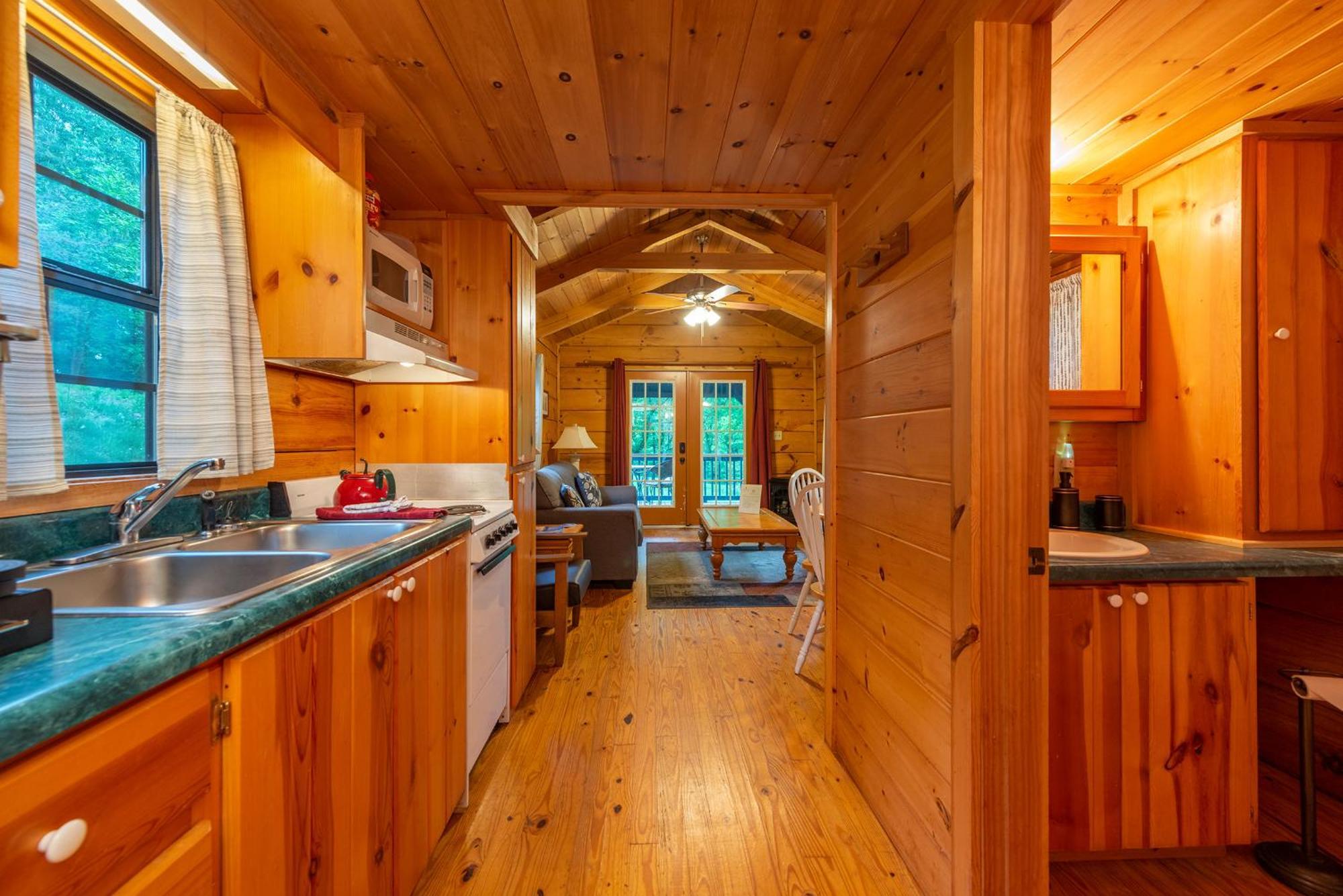 Engadine Inn And Cabins Candler Esterno foto