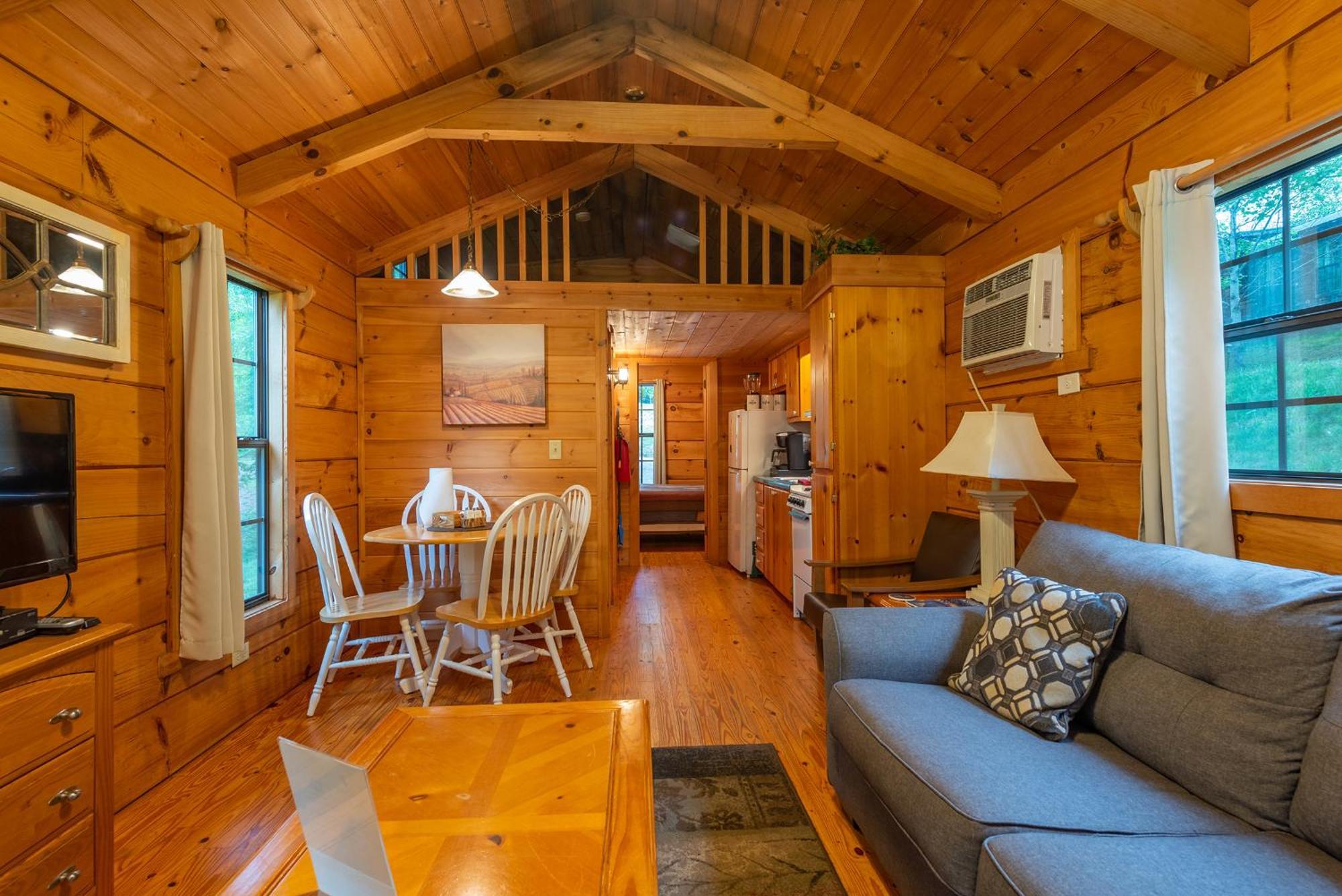 Engadine Inn And Cabins Candler Esterno foto