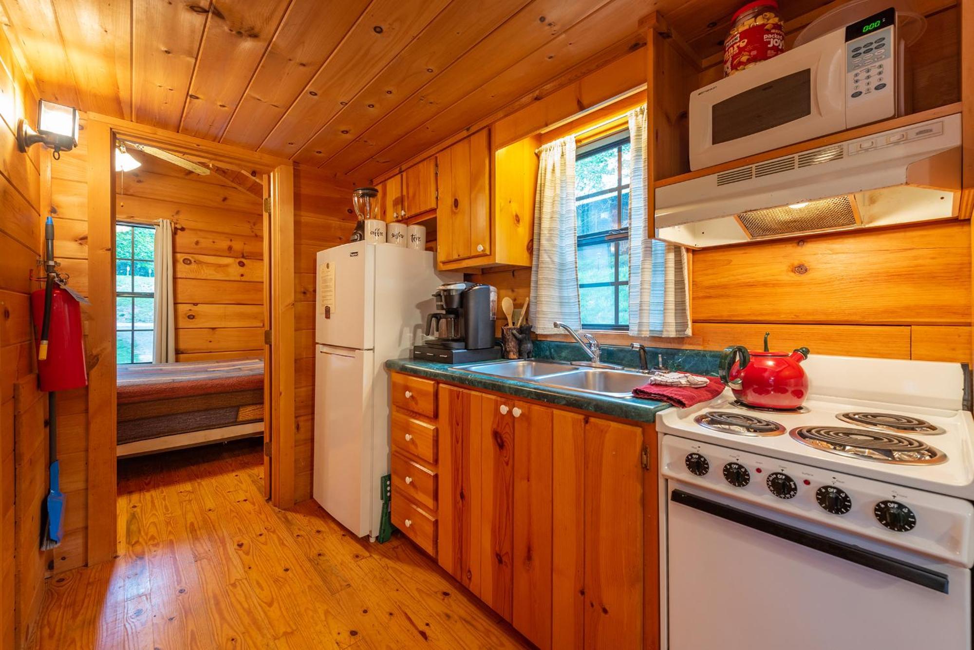 Engadine Inn And Cabins Candler Esterno foto