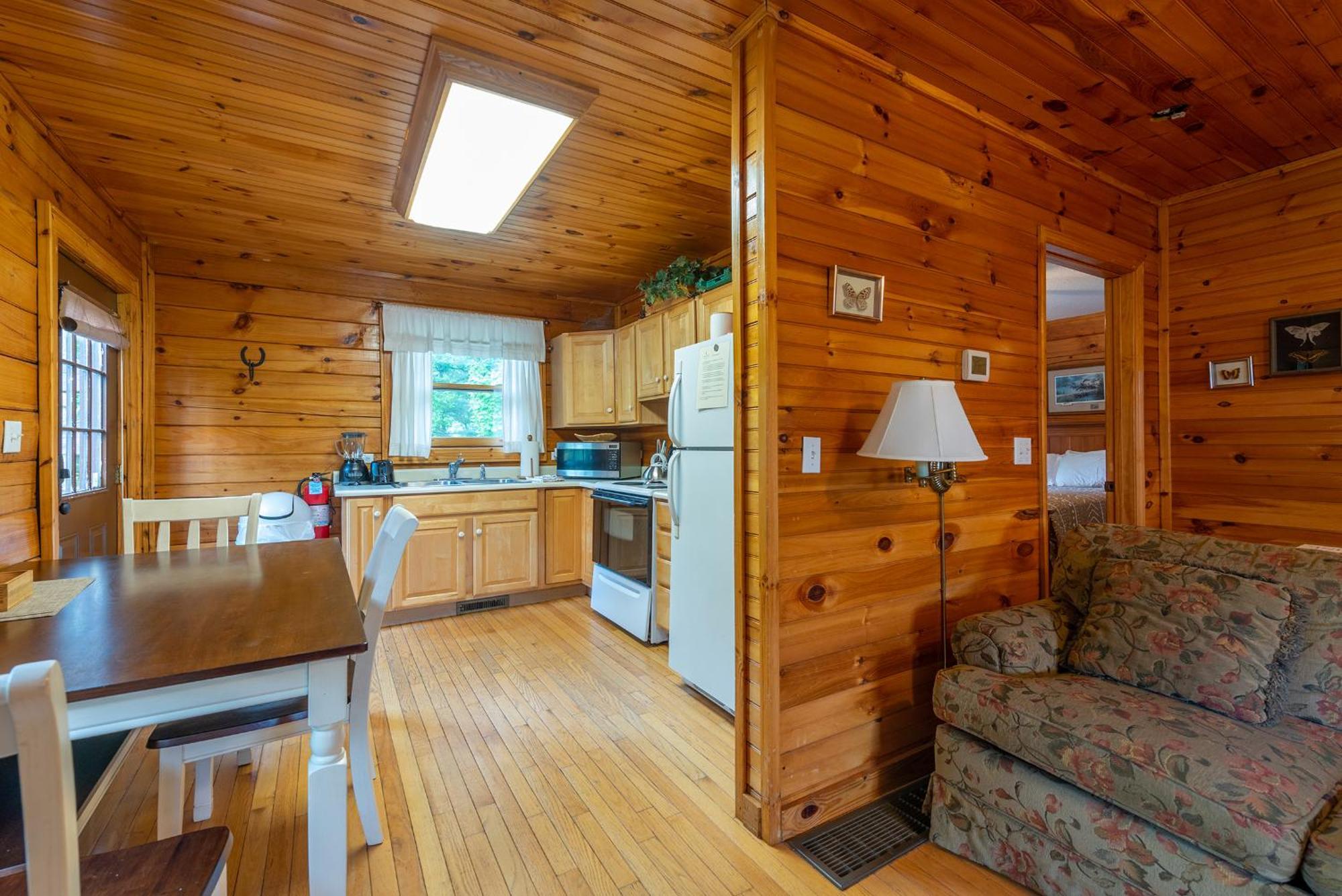 Engadine Inn And Cabins Candler Esterno foto