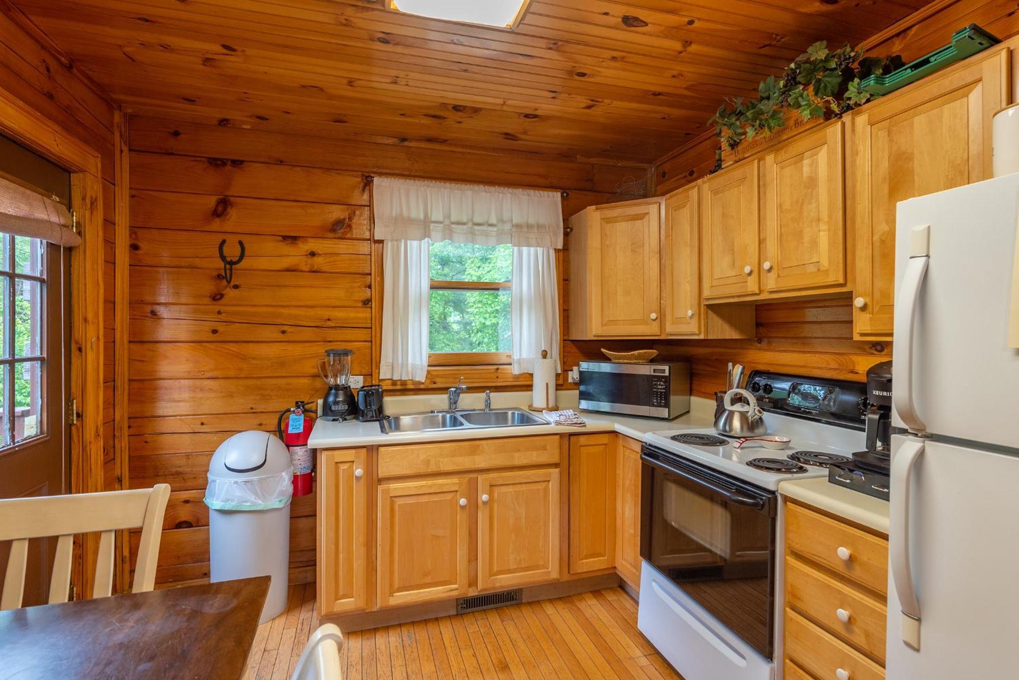 Engadine Inn And Cabins Candler Esterno foto