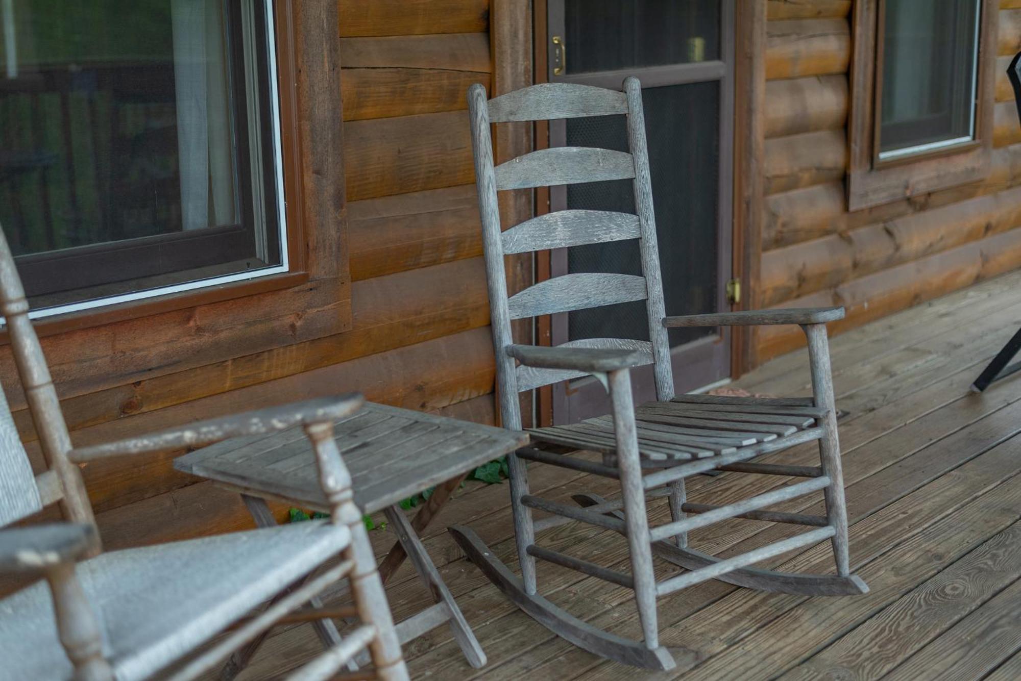 Engadine Inn And Cabins Candler Esterno foto