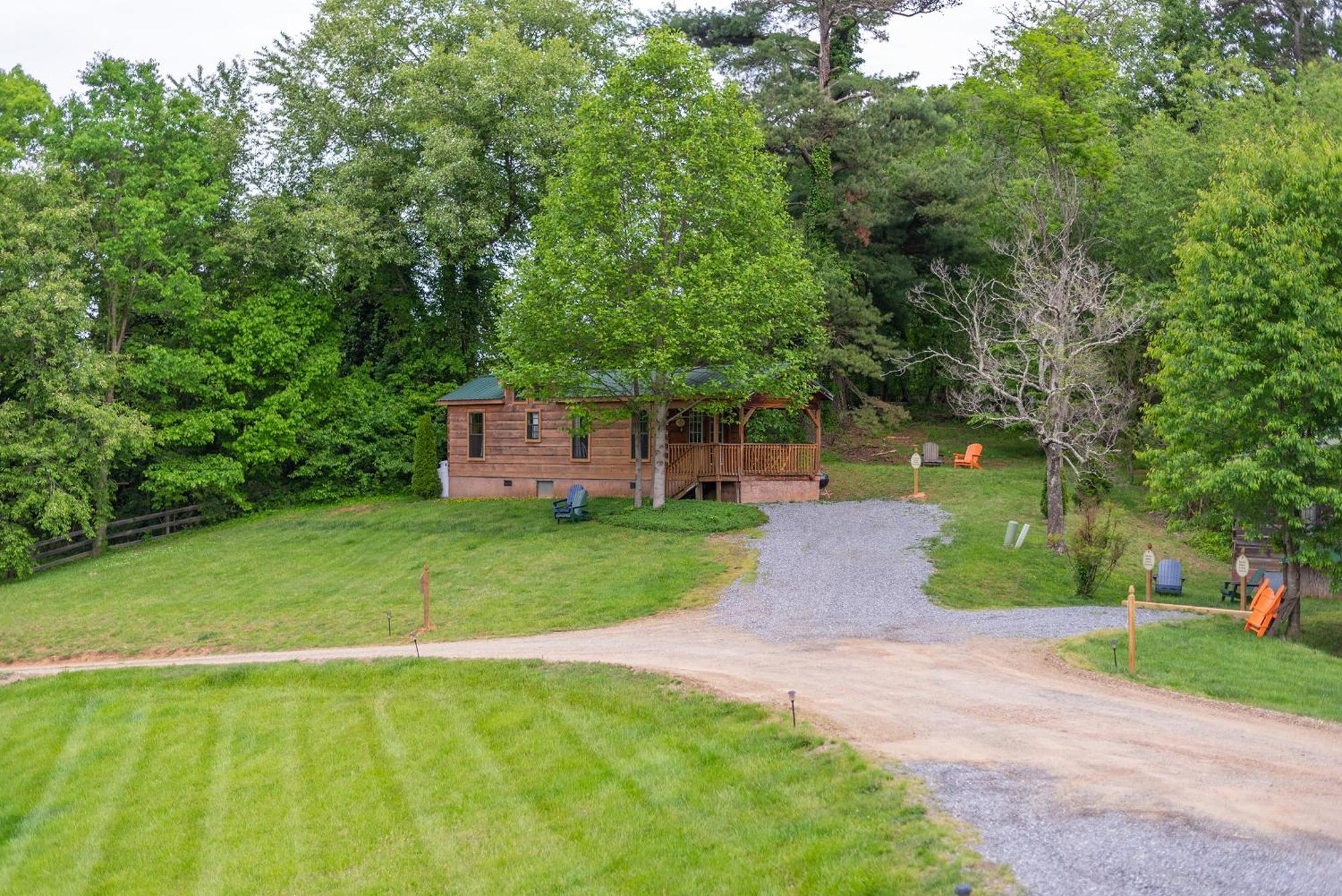 Engadine Inn And Cabins Candler Esterno foto