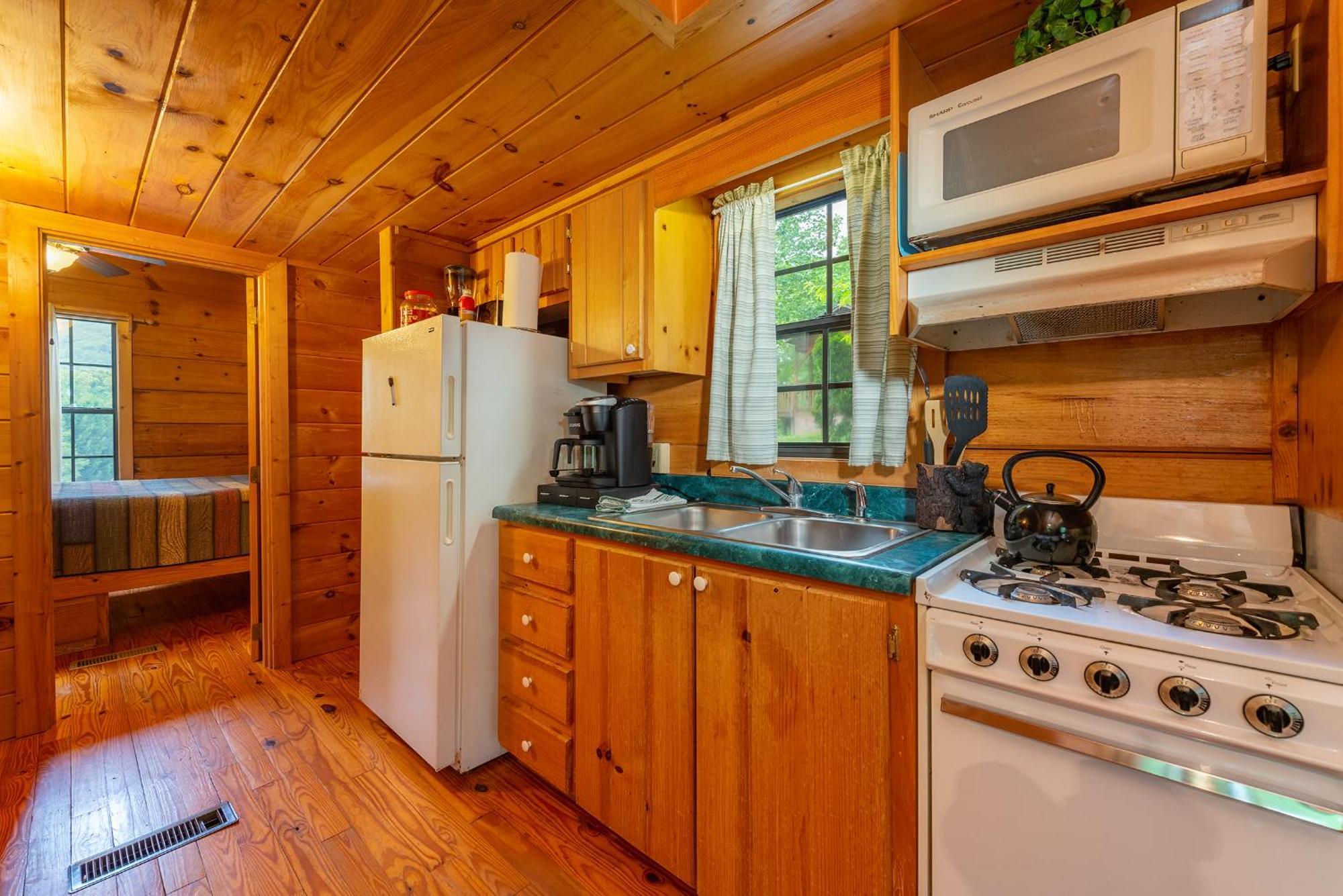 Engadine Inn And Cabins Candler Esterno foto
