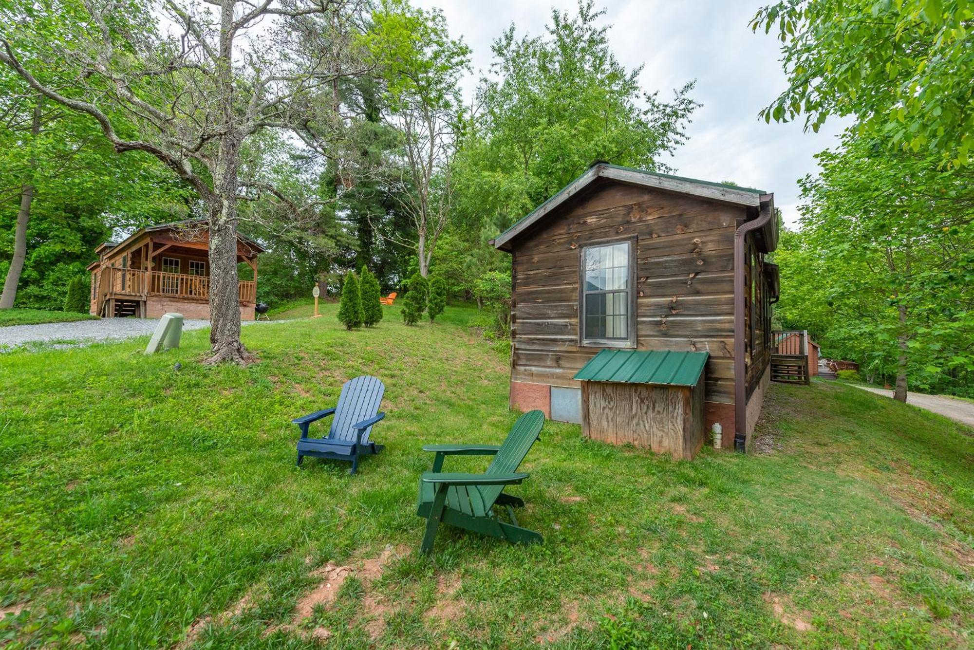 Engadine Inn And Cabins Candler Esterno foto